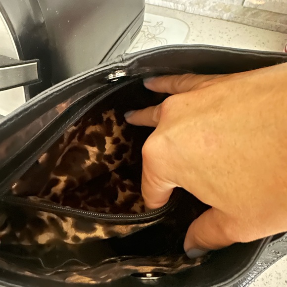 Grace Adele Black Leather Shoulder Bag Purse - Picture 6 of 9